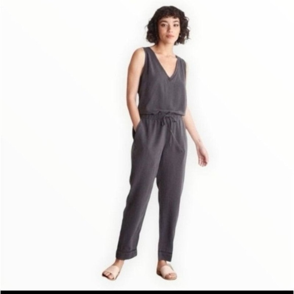 Women's Cloth & Stone from Anthropologie Gray Jumpsuit. Size Small. New.
